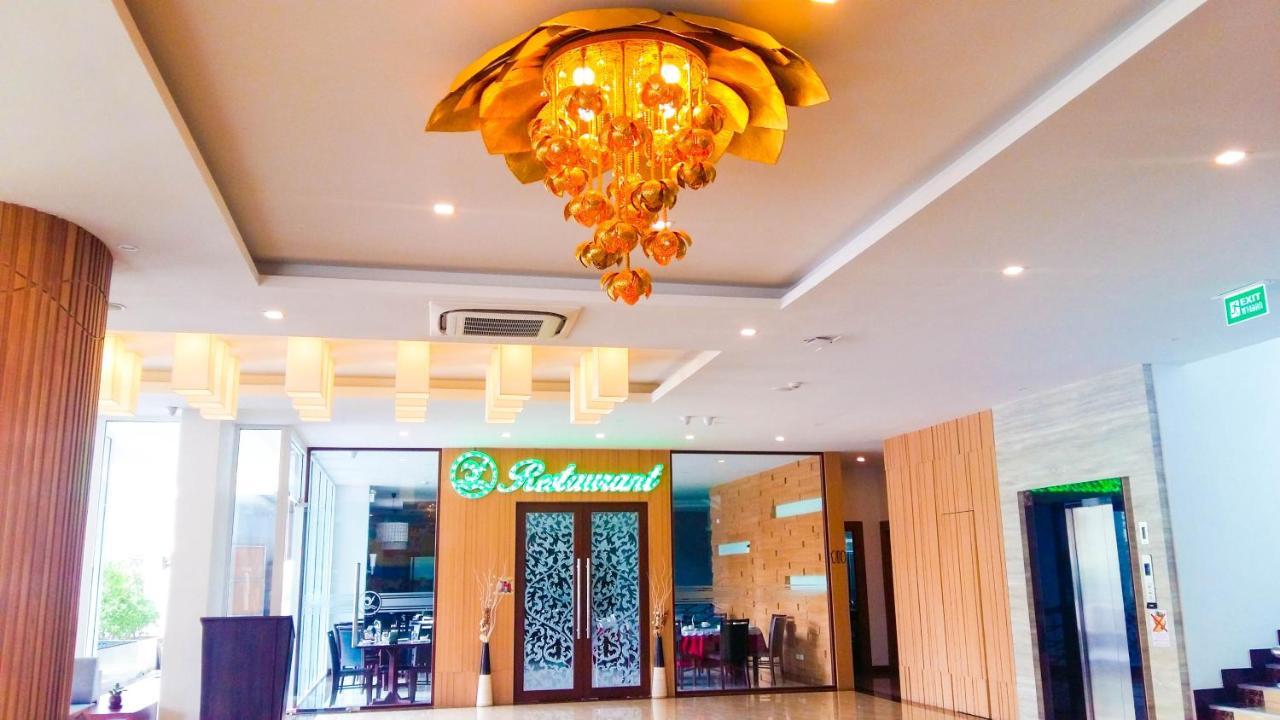 Vareena Palace Hotel Pattaya Exterior foto